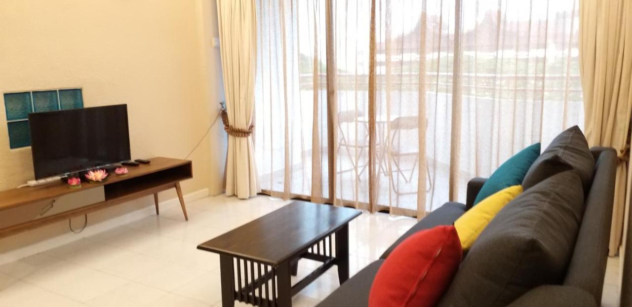 Poolview Resort Batu Ferringhi 502 - 2 Rooms Exterior photo